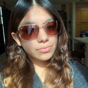 Meet your Posher, Estrella